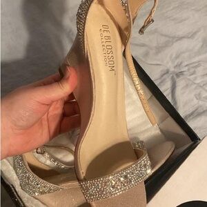 De Blossom Collection Women's Gold Heels